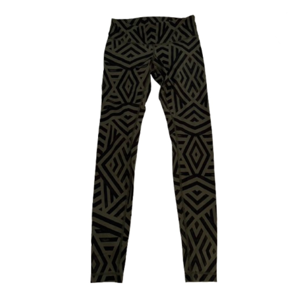 lululemon green & black pattern leggings :)